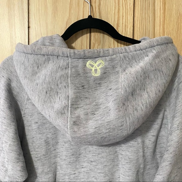 Aritzia TNA Grey cozy hoodie with logo - Picture 9 of 10